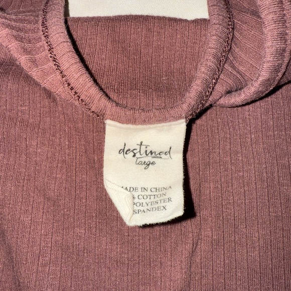 Chic Maroon Crop Top - Picture 3 of 4